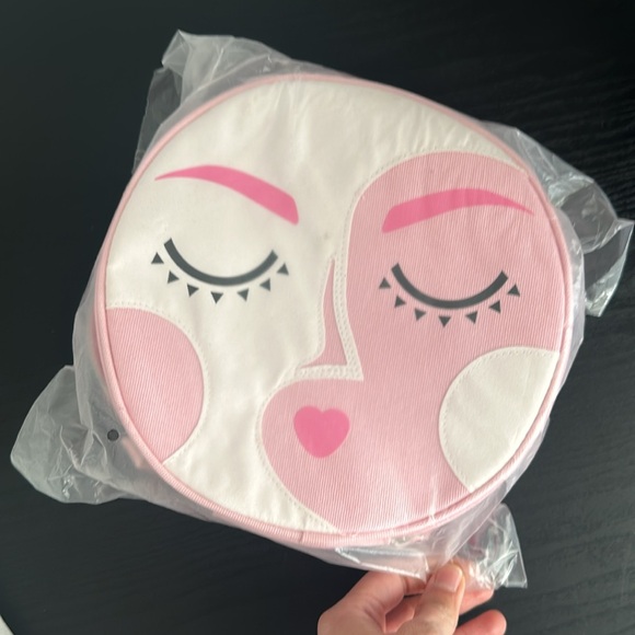 Benefit cosmetics case - Picture 3 of 8